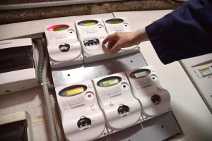 Contatori di energia elettrica in un palazzo (Foto archivio).