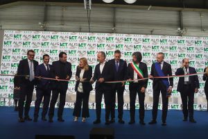 Il taglio del nastro LET Expo 2024.