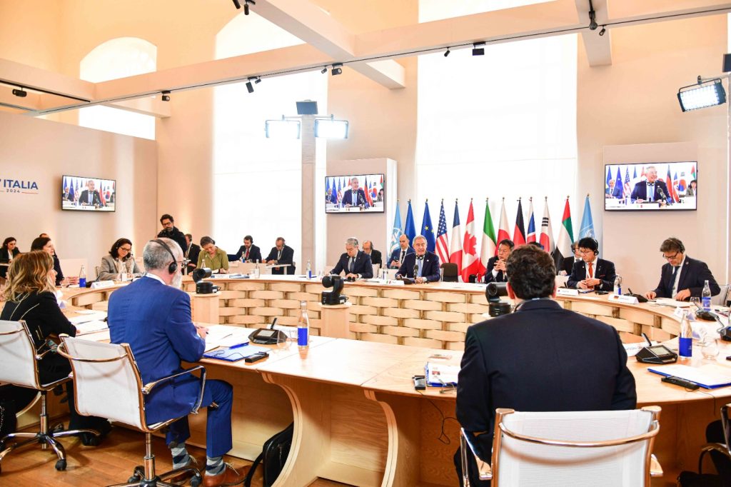 Il tavolo dei leader mondiali dell'economia.