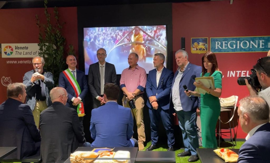 I relatori intervenuti durante la cerimonia di presentazione del progetto.