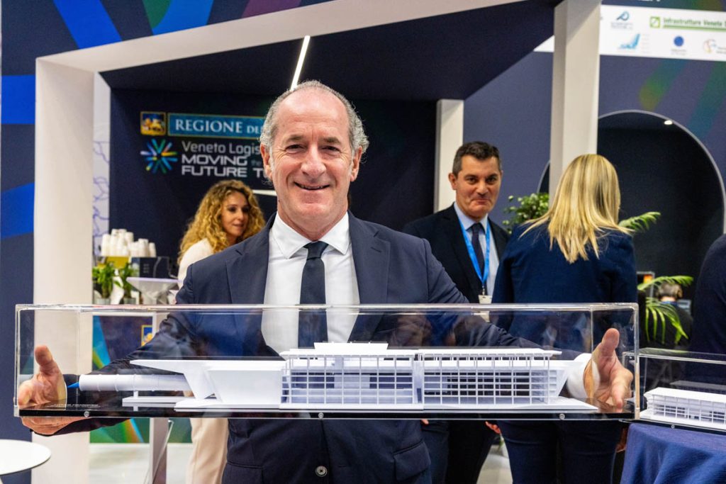 Luca Zaia Transport Logistic Monaco Hyper Transfer (1)