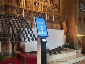 Totem pagamenti digitali in chiesa - Banco BPM Numia Cei