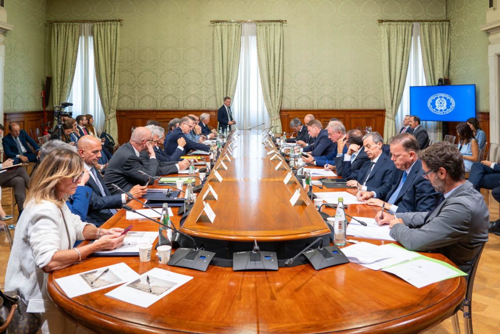 Vinitaly al Tavolo tecnico vino - Palazzo Chigi - Foto Masaf
