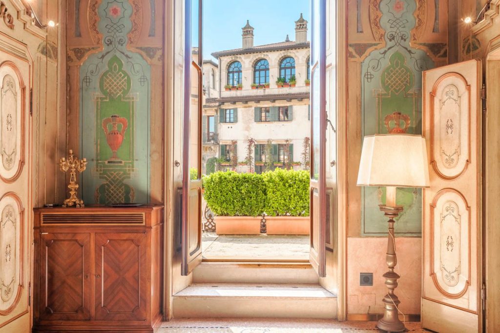 Sotheby's - Dimora storica piazza Erbe Verona all’interno delle Case Mazzanti